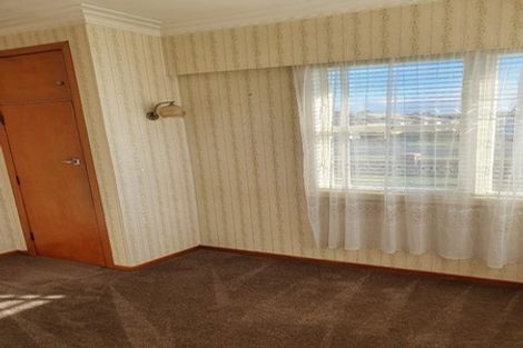 Photo of property in 26 Youngs Road, Papakura, 2110