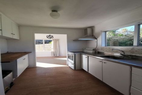 Photo of property in 1/95c Captain Scott Road, Glen Eden, Auckland, 0602