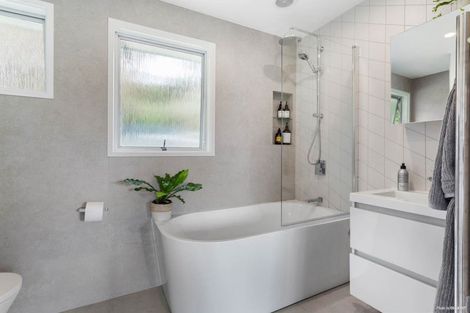 Photo of property in 76 Awaruku Road, Torbay, Auckland, 0630