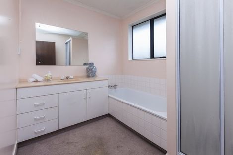 Photo of property in 2/27 Waimairi Road, Upper Riccarton, Christchurch, 8041