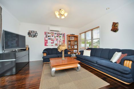 Photo of property in 30a Enderby Drive, Te Atatu Peninsula, Auckland, 0610
