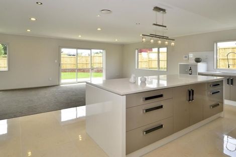 Photo of property in 11 Henriette Place, The Gardens, Auckland, 2105