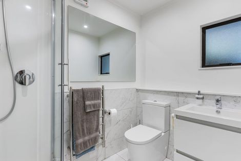 Photo of property in 5 Honeysuckle Lane, Mairangi Bay, Auckland, 0630