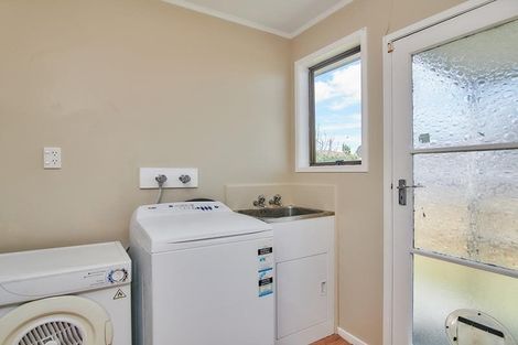 Photo of property in 14 Palmers Road, Clendon Park, Auckland, 2103