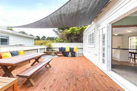 Photo of property in 43a Collins Avenue, Tawa, Wellington, 5028