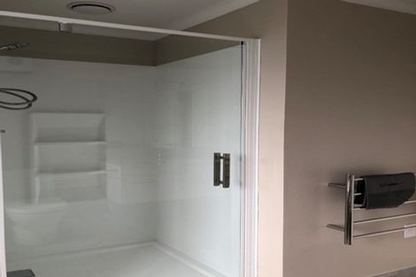 Photo of property in 15 Barry Curtis Place, Levin, 5510