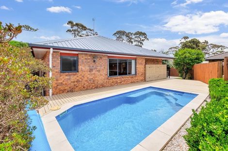 Photo of property in 51 Sapperton Drive, Henderson, Auckland, 0612