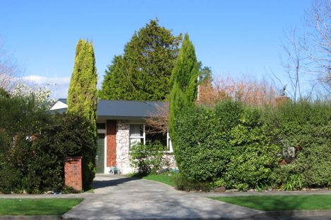 Photo of property in 31 Wikiriwhi Crescent, Awapuni, Palmerston North, 4412