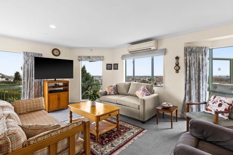 Photo of property in 2/89 Churchill Drive, Taradale, Napier, 4112