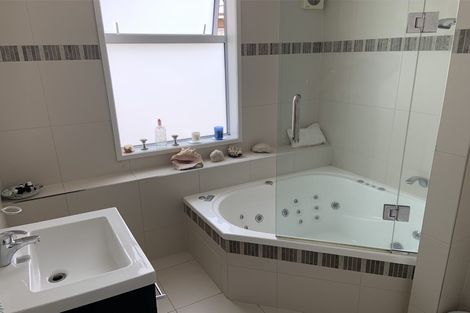 Photo of property in 1007a Beach Road, Torbay, Auckland, 0630