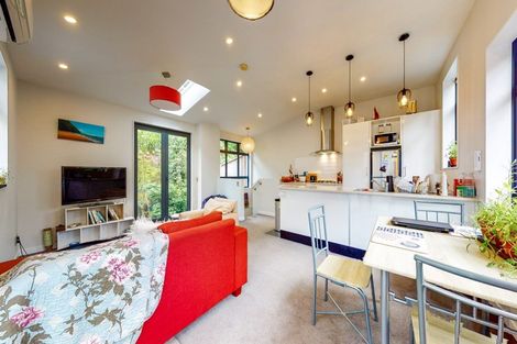 Photo of property in 15 San Sebastian Road, Kelburn, Wellington, 6012