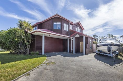 Photo of property in 72 Beacon Hill Road, Strathmore Park, Wellington, 6022