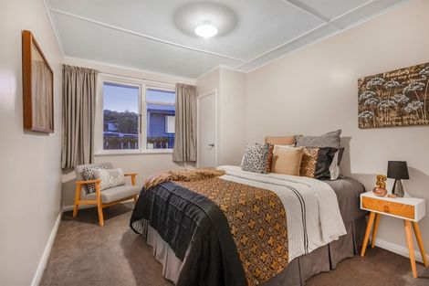 Photo of property in 2a Taupiri Crescent, Titahi Bay, Porirua, 5022