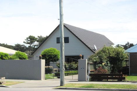 Photo of property in 296 Estuary Road, South New Brighton, Christchurch, 8062