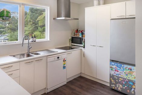 Photo of property in 15 James Grove, Stokes Valley, Lower Hutt, 5019