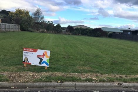 Photo of property in 9 Tararua Crescent, Carterton, 5713