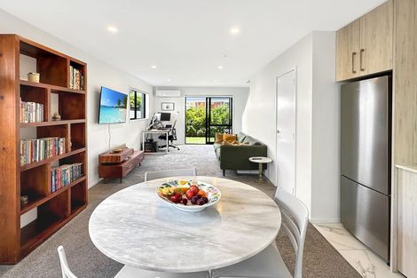 Photo of property in 3/4 Johnston Grove, Taita, Lower Hutt, 5011