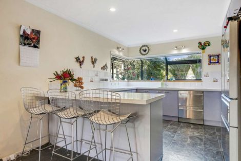 Photo of property in 11 North Way, Titirangi, Auckland, 0604