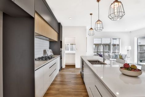 Photo of property in 69 Nobilo Road, Kumeu, 0810