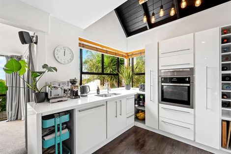 Photo of property in 27b Polkinghorne Drive, Manly, Whangaparaoa, 0930