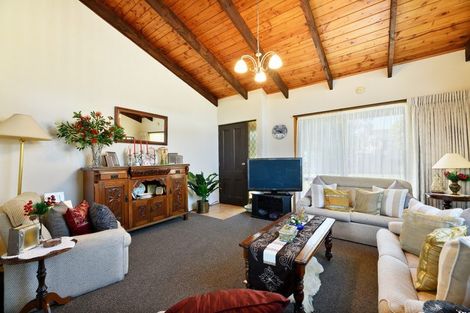 Photo of property in 4 Chablis Place, Henderson, Auckland, 0612