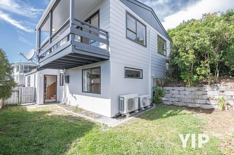 Photo of property in 44 Colchester Crescent, Newlands, Wellington, 6037