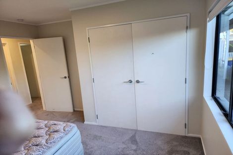 Photo of property in 102 Wiseley Road, West Harbour, Auckland, 0618