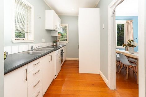 Photo of property in 25 Omar Street, Khandallah, Wellington, 6035