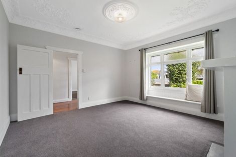 Photo of property in 11 Lyndhurst Street, Takaro, Palmerston North, 4412
