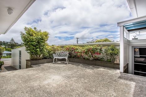 Photo of property in 14 Robert Street, Newlands, Wellington, 6037
