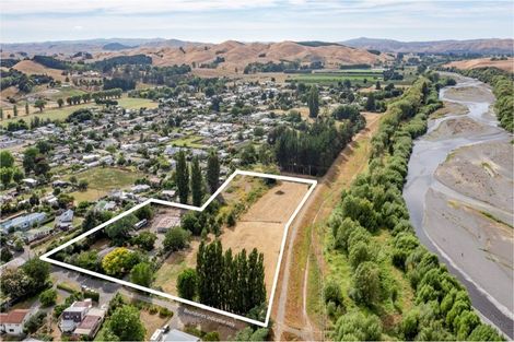 Photo of property in 52 Mcgreevy Street, Waipawa, 4210