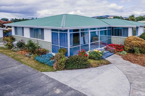 Photo of property in 1 Dixon Street, Waimate, 7924