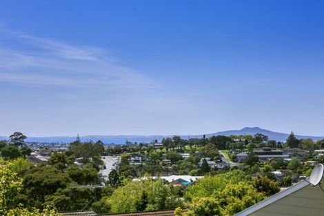 Photo of property in 2/52 Manuka Road, Glenfield, Auckland, 0629