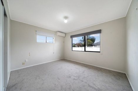 Photo of property in 2/18 Gloria Avenue, Te Atatu Peninsula, Auckland, 0610