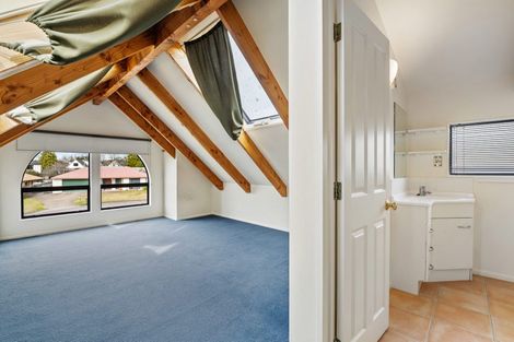 Photo of property in 31 Hoyte Place, Pukehangi, Rotorua, 3015