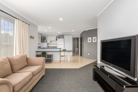 Photo of property in 14 Bowman Place, Whitby, Porirua, 5024