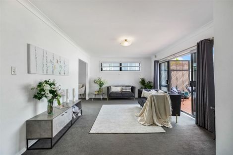 Photo of property in 49 Minaret Drive, Bucklands Beach, Auckland, 2014