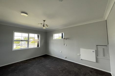 Photo of property in 2 Lemonwood Place, The Gardens, Auckland, 2105