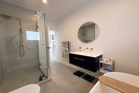 Photo of property in 37 Boeing Way, Newlands, Wellington, 6037