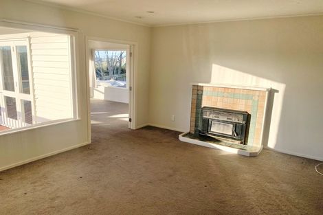 Photo of property in 33 Diana Drive, Glenfield, Auckland, 0627