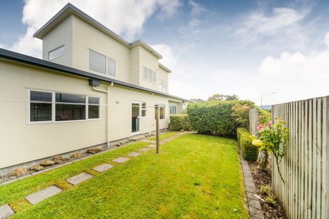 Photo of property in 1 Silkwood Place, Fitzherbert, Palmerston North, 4410