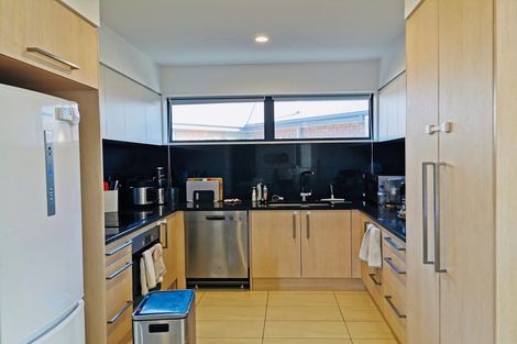 Photo of property in 2 Meyer Crescent, Halswell, Christchurch, 8025