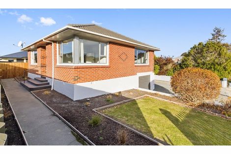 Photo of property in 37 Avenue Road, West End, Timaru, 7910