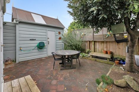 Photo of property in 25a Manse Street, Regent, Whangarei, 0112