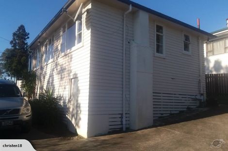 Photo of property in 79 Awaroa Road, Sunnyvale, Auckland, 0612