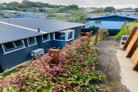 Photo of property in 18 Whakawhiti Street, Marfell, New Plymouth, 4310