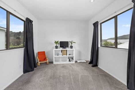 Photo of property in 12 Cambridge Street, Tawa, Wellington, 5028