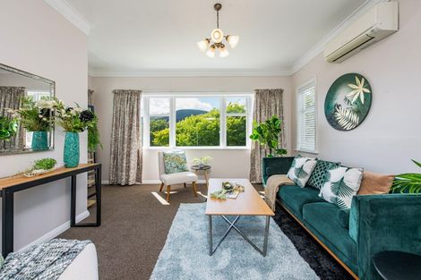Photo of property in 349 Main Road, Tawa, Wellington, 5028