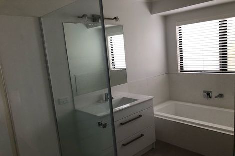 Photo of property in 54a Hattaway Avenue, Bucklands Beach, Auckland, 2012