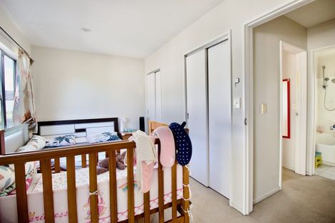 Photo of property in Lynn Park Terrace, 23/12 Ambrico Place, New Lynn, Auckland, 0600